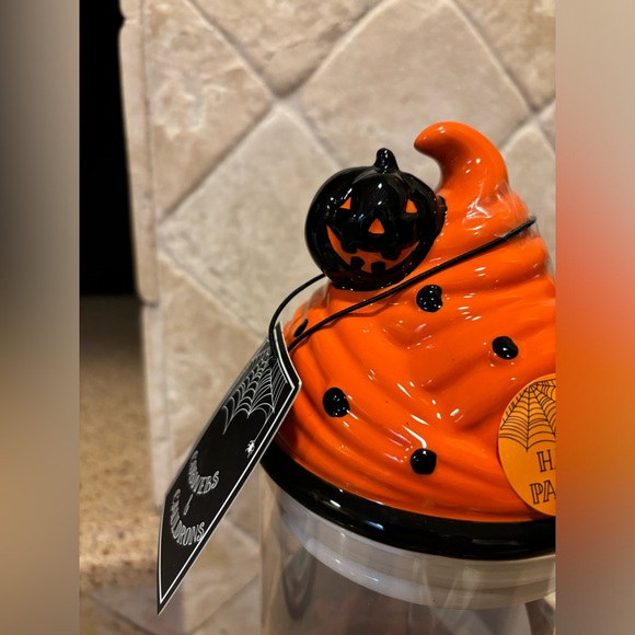 NEW Cobwebs & Cauldrons Halloween Pumpkin Glass Candy Jar - Picture 7 of 9